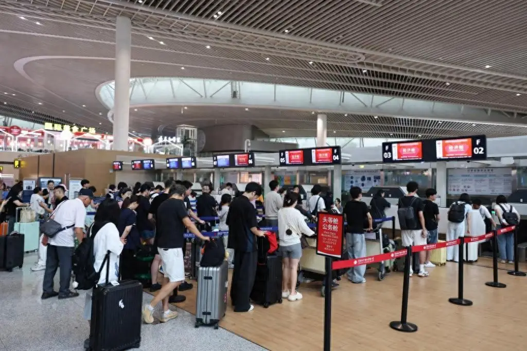 暑運(yùn)成績單出爐！青島航空運(yùn)輸旅客超121萬人次